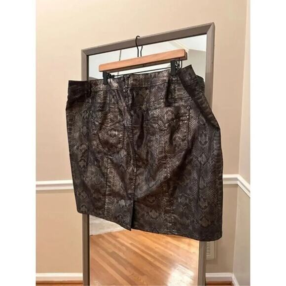 Lane Bryant Metallic Pencil Skirt Gray Silver Size 26 - Picture 2 of 3